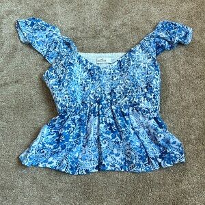 🦋🌼Beautiful Hollister Top!🌼🦋
